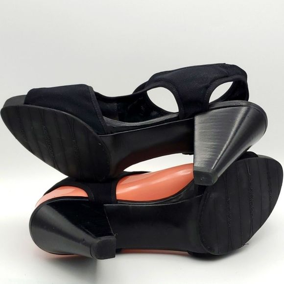 Stuart Weitzman T-Strap Sandals.  SIZE 10.  S857 - Picture 8 of 8